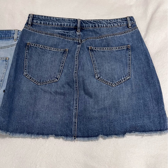 BUNDLE OF 2 DENIM MINI SKIRTS BY DYNAMITE SIZE LARGE - Picture 5 of 11